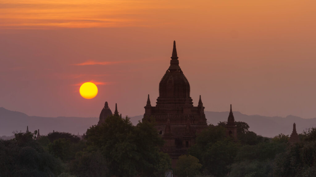 tramonto a Bagan